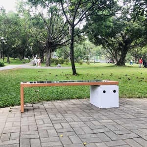 Слънчеви интелигентни мебели на открито Метални градински пейки за сядане за парк и улица